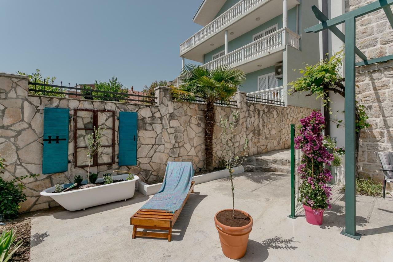 Conborgo Apartments Kumbor Eksteriør bilde