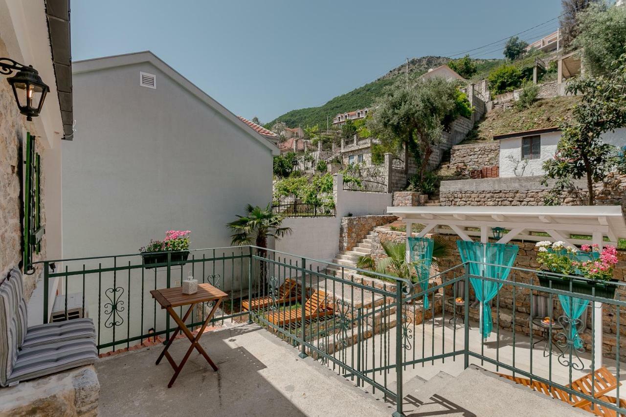 Conborgo Apartments Kumbor Eksteriør bilde