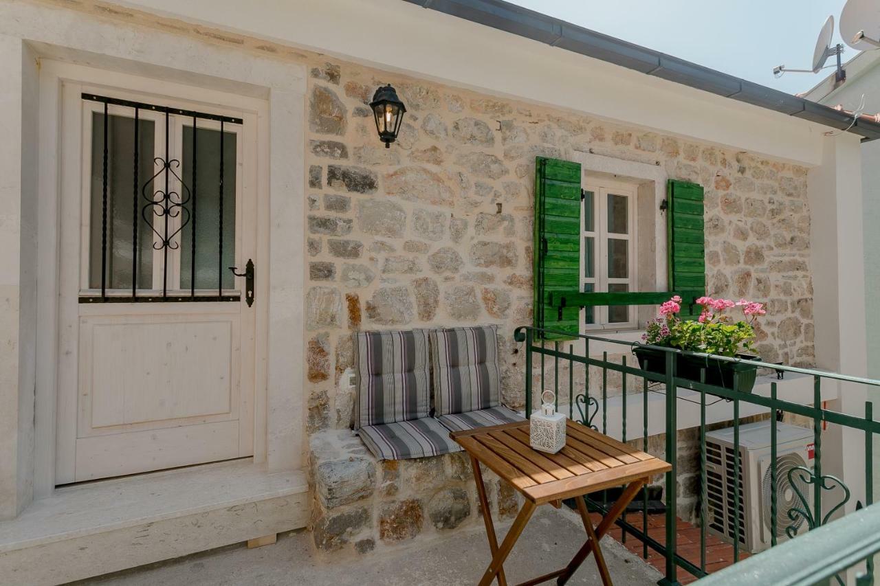 Conborgo Apartments Kumbor Eksteriør bilde