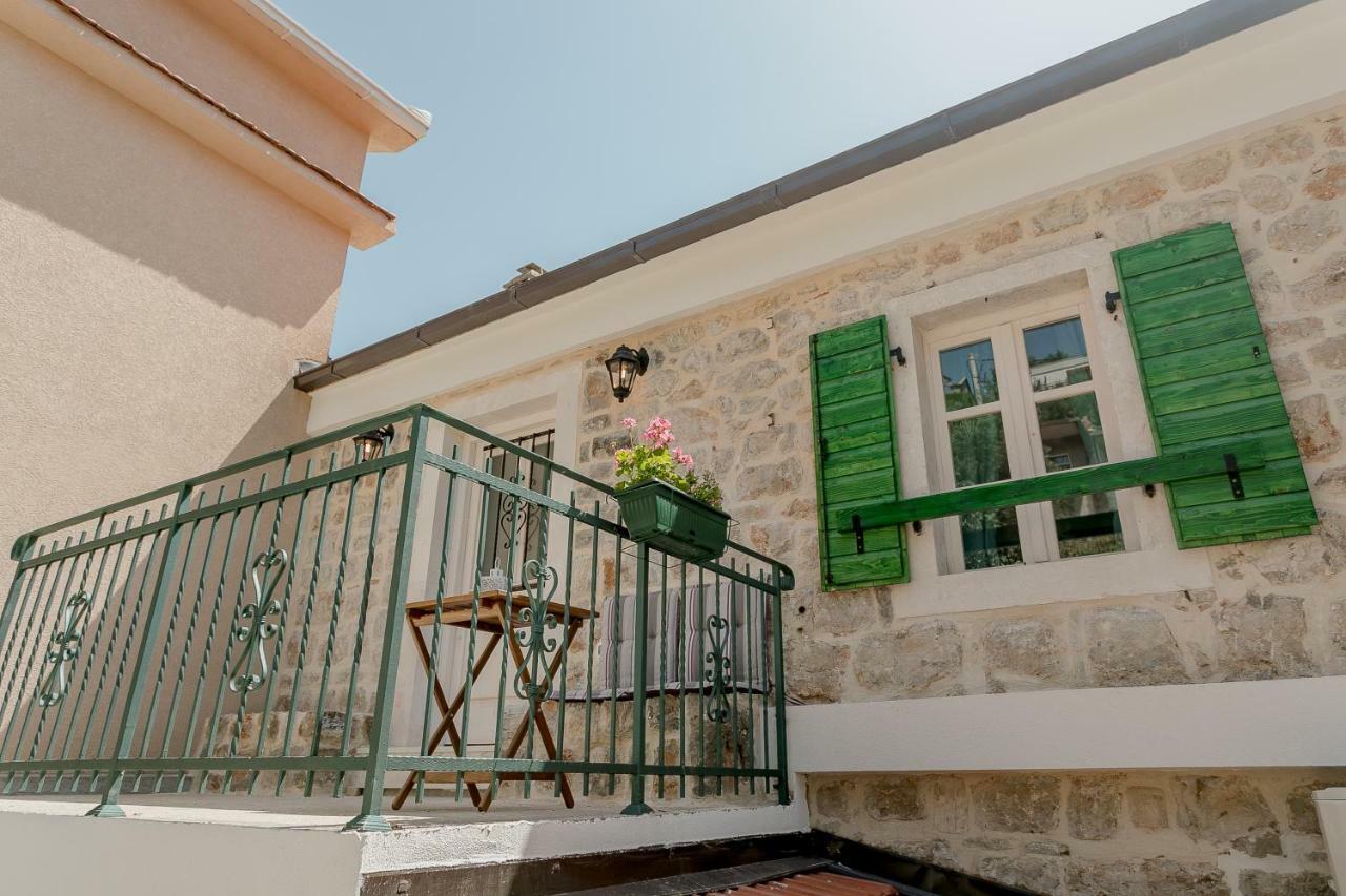 Conborgo Apartments Kumbor Eksteriør bilde