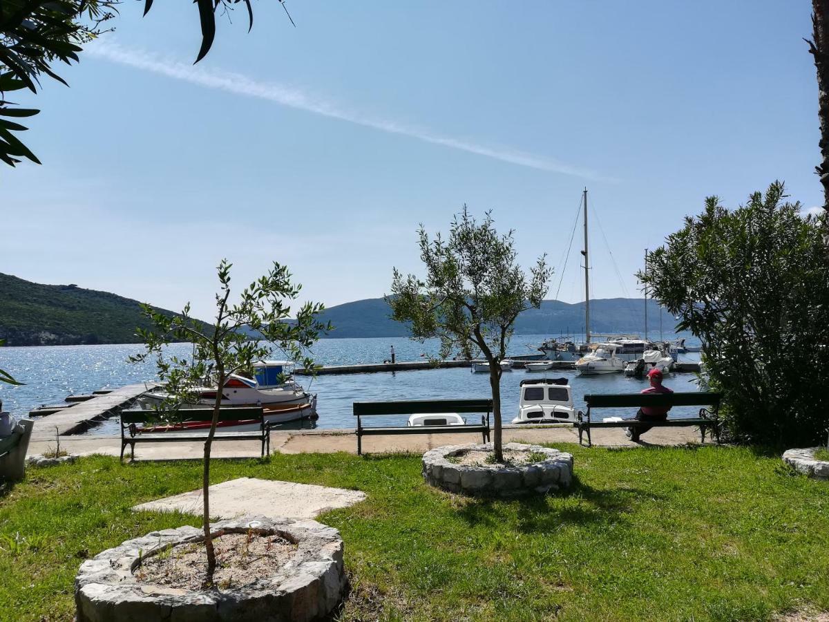 Conborgo Apartments Kumbor Eksteriør bilde