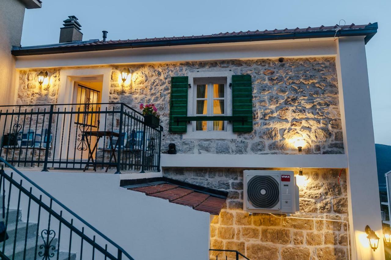Conborgo Apartments Kumbor Eksteriør bilde